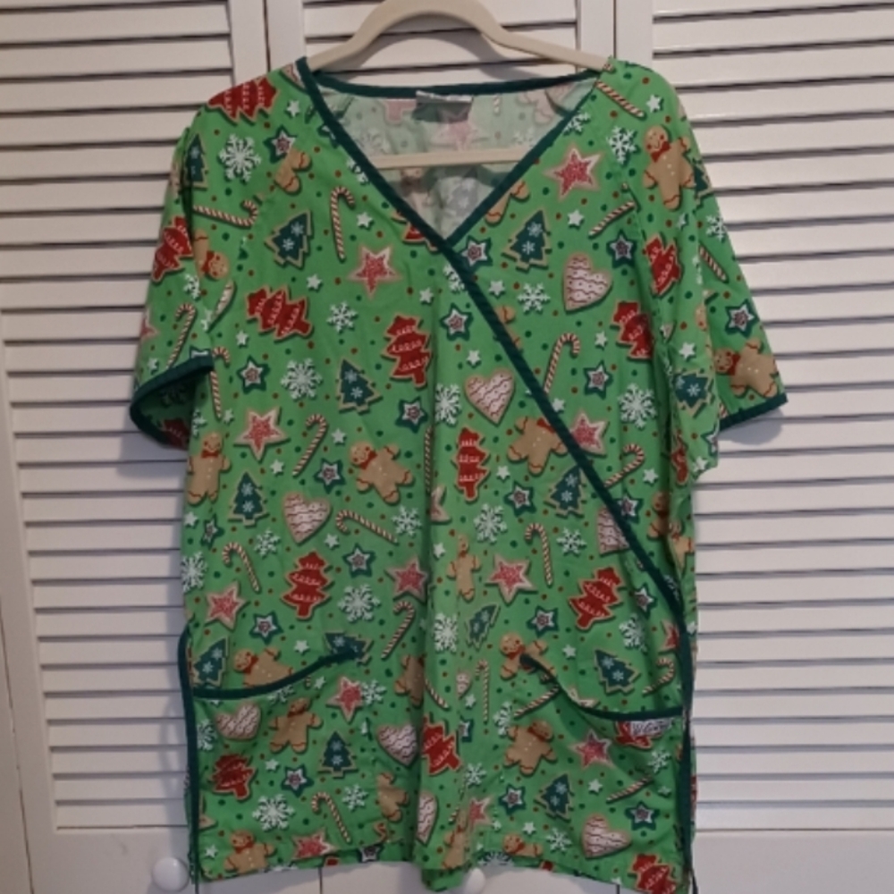 🎄Sale! Christmas Scrub Top